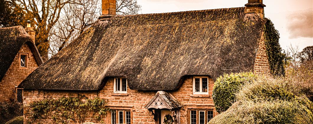 Thatched roof cottage in the UK