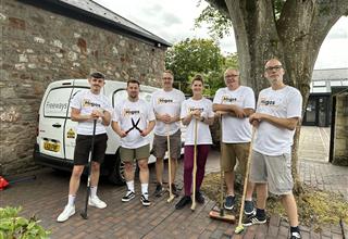 Higos Clevedon Office Volunteer At Local Charity Freeways